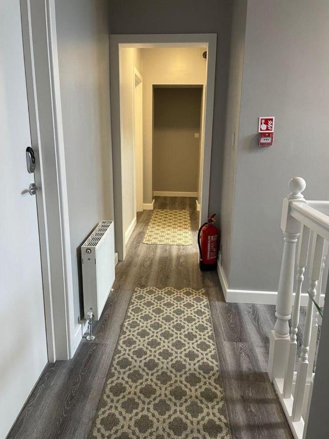 Grays Accommodation B&B Extérieur photo