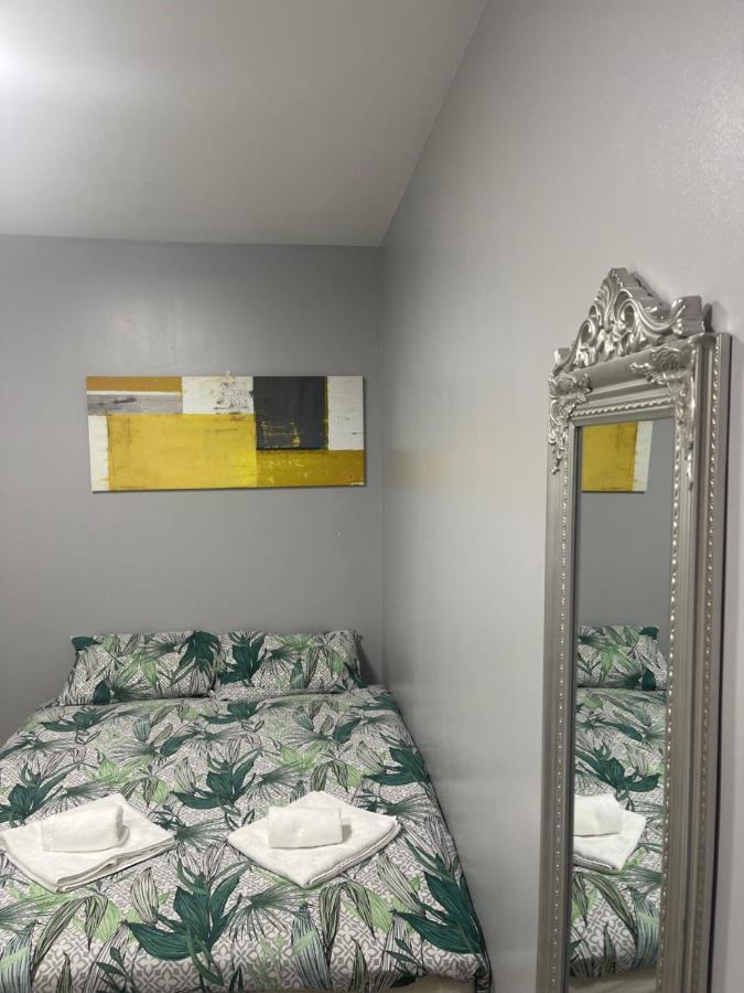 Grays Accommodation B&B Extérieur photo